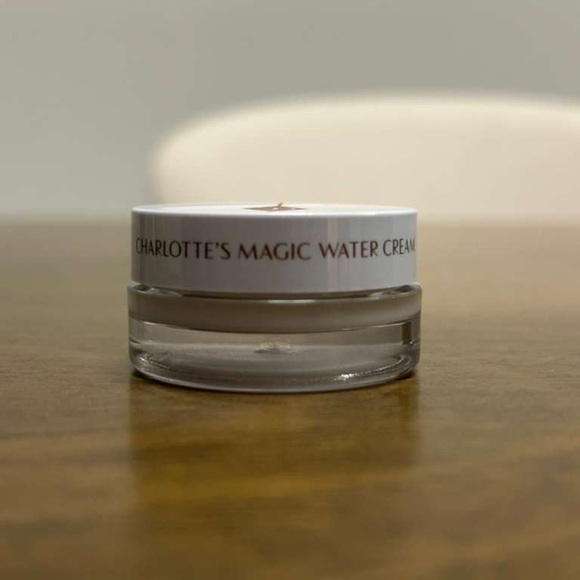 Charlotte Tilbury Magic Water Cream Gel-Cream Moisturiser 7ml (0433) - Picture 9 of 12